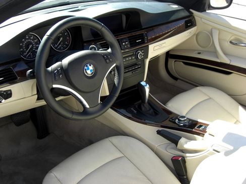 Used 2012 BMW 328i Convertible image 6