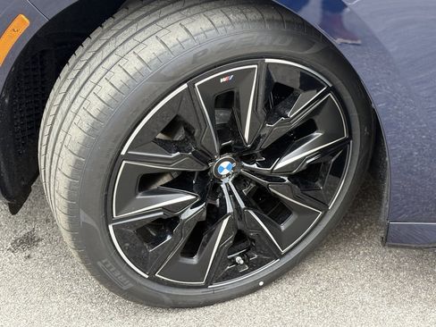 Used 2025 BMW 760i xDrive w/ Luxury Rear Seating Package image 7