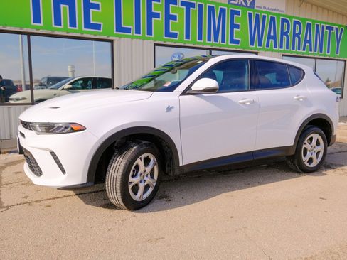 Used 2024 Dodge Hornet GT image 2