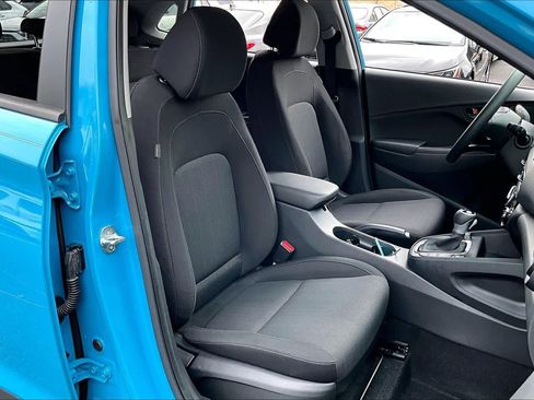 Used 2023 Hyundai Kona SEL image 8