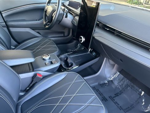 Certified 2024 Ford Mustang Mach-E Select image 17