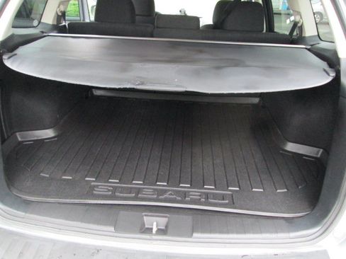 Used 2013 Subaru Outback 2.5i Premium AWD/4WD image 11