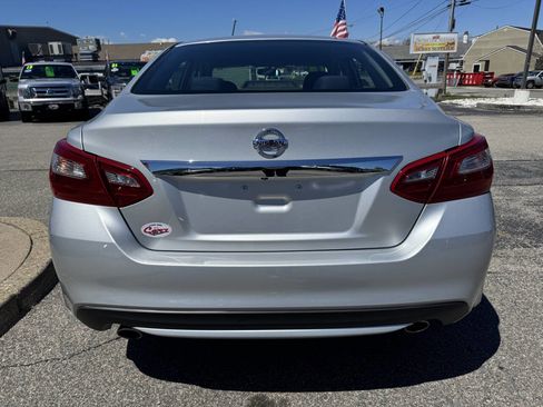 Used 2018 Nissan Altima 2.5 S w/ S Convenience Package FWD image 8