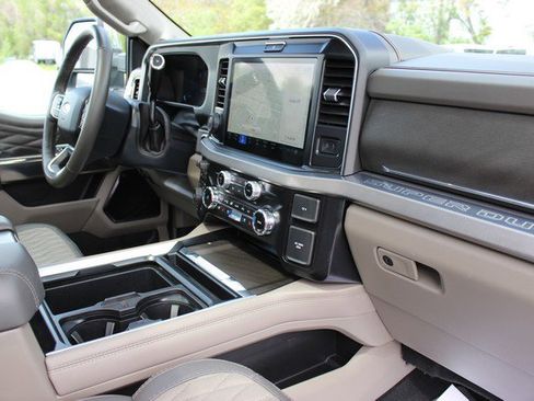 Used 2025 Ford F350 Platinum w/ Platinum Plus Package image 20