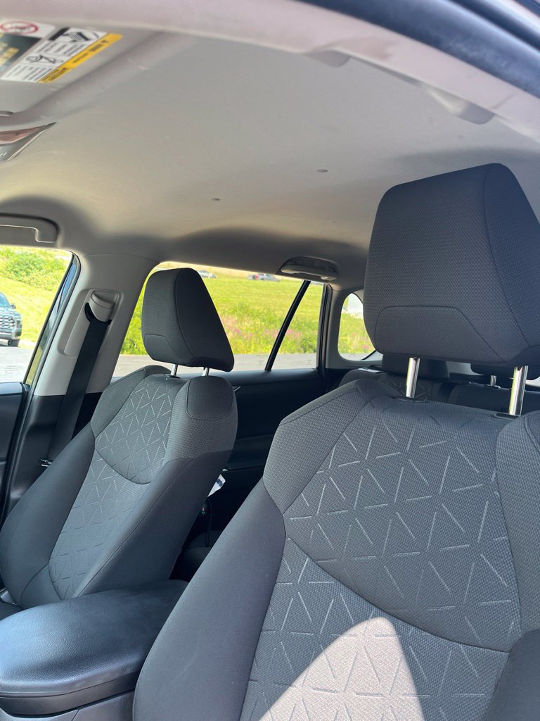 Used 2020 Toyota RAV4 XLE w/ All Weather Liner Package AWD/4WD image 4