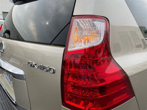Used 2011 Lexus GX 460 image 32