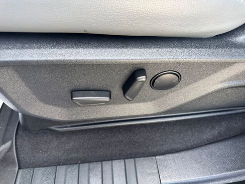 Used 2025 Ford F150 Lightning Flash AWD/4WD image 38