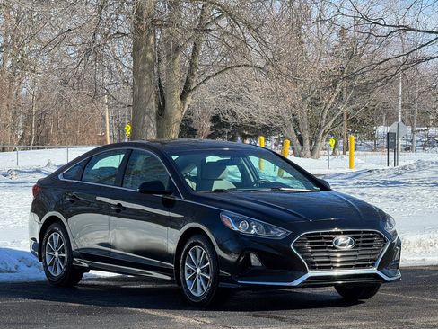 Used 2018 Hyundai Sonata SE image 2