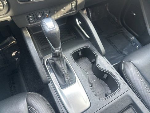 Used 2023 Nissan Frontier SV w/ SV Premium Package image 20