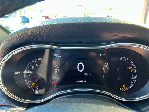 Used 2018 Jeep Grand Cherokee Limited image 12