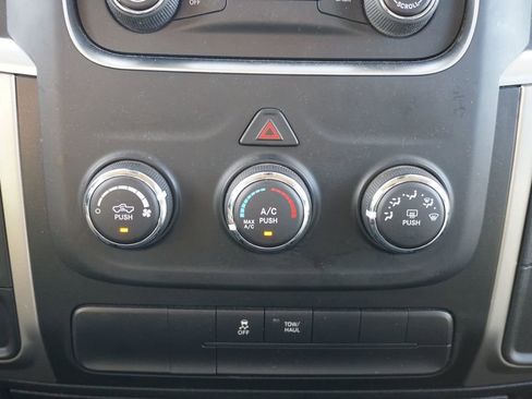 Used 2019 RAM 1500 Classic SLT image 26