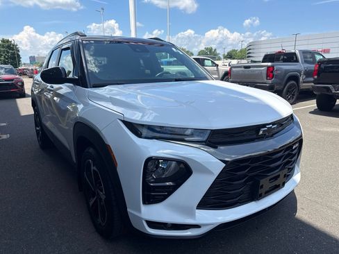 Used 2023 Chevrolet TrailBlazer RS w/ Convenience Package FWD image 4
