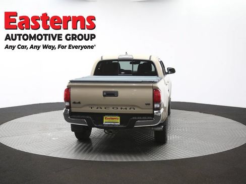 Used 2018 Toyota Tacoma SR5 AWD/4WD image 36