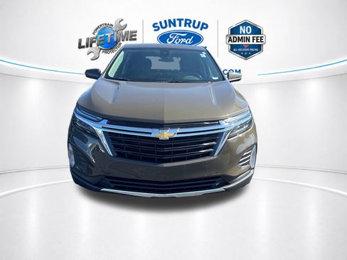 Used 2024 Chevrolet Equinox LT FWD image 3