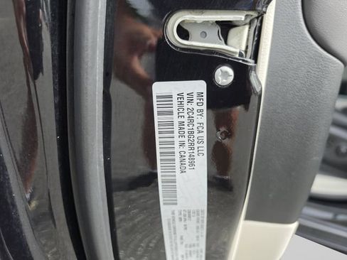 Used 2024 Chrysler Pacifica Touring-L FWD image 40