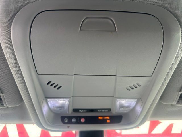 Used 2018 GMC Terrain SLE w/ Driver Convenience Package FWD image 17