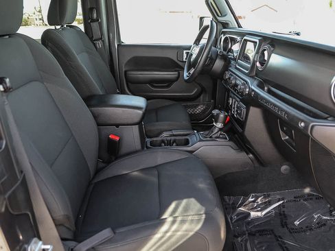 Used 2022 Jeep Wrangler Sport image 17