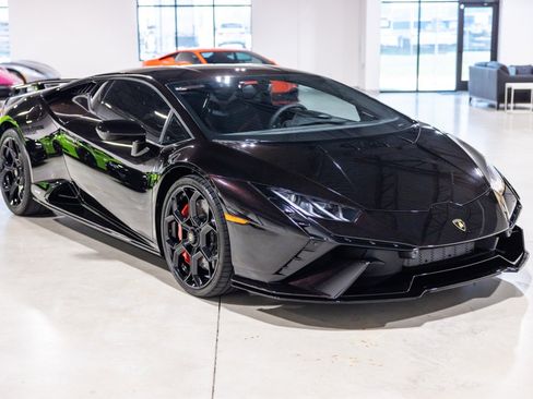 Used 2024 Lamborghini Huracan Tecnica RWD image 10
