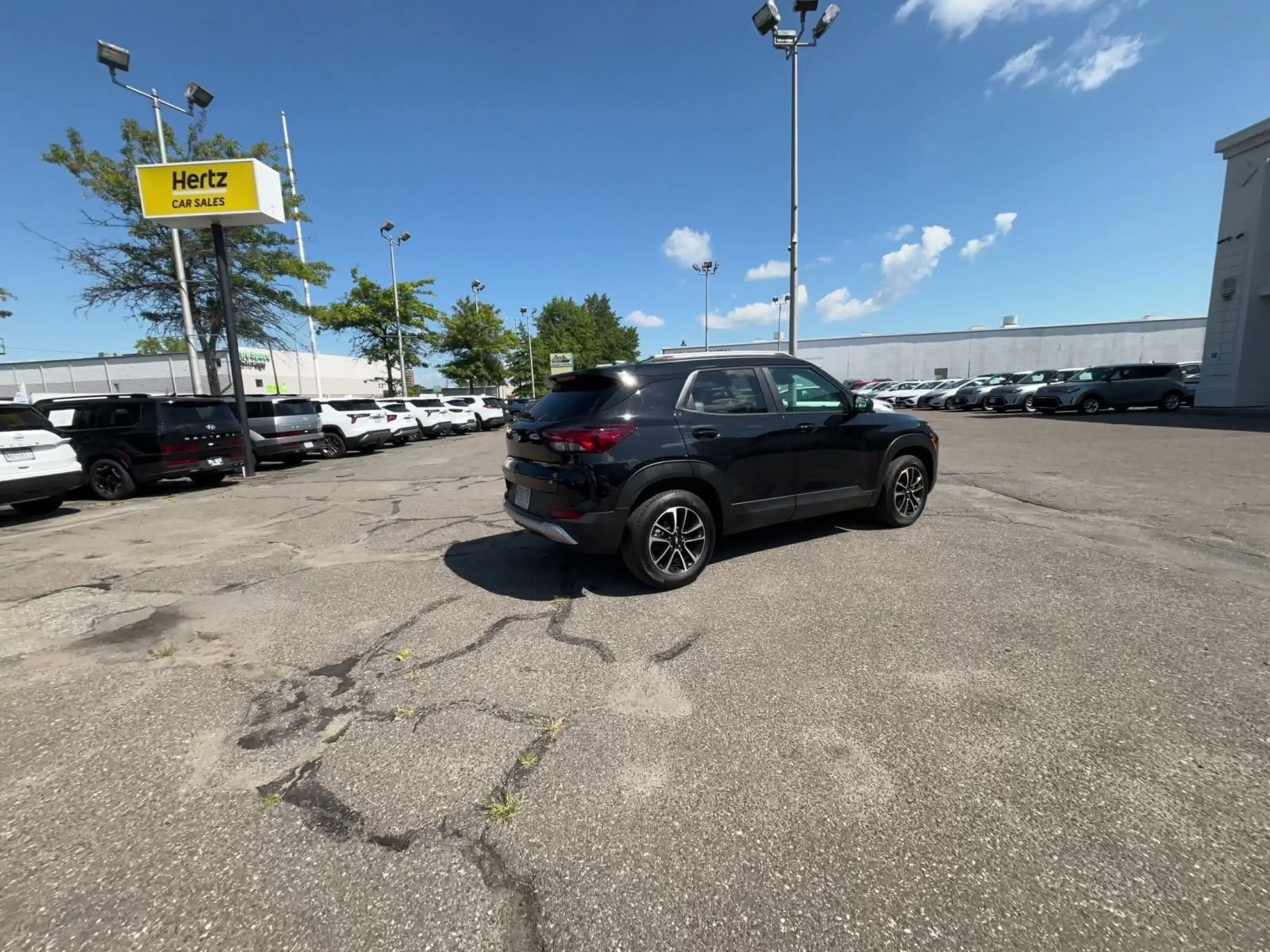 Used 2025 Chevrolet TrailBlazer LT w/ Driver Confidence Package AWD/4WD image 14