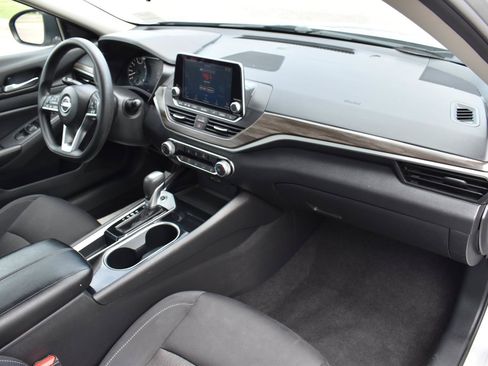 Used 2024 Nissan Altima 2.5 SV FWD image 56