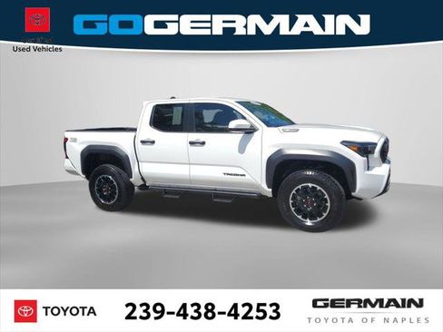 Certified 2025 Toyota Tacoma TRD Off-Road AWD/4WD image 5