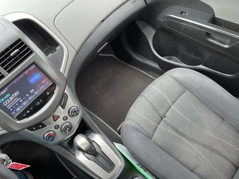 Used 2015 Chevrolet Sonic LT image 19