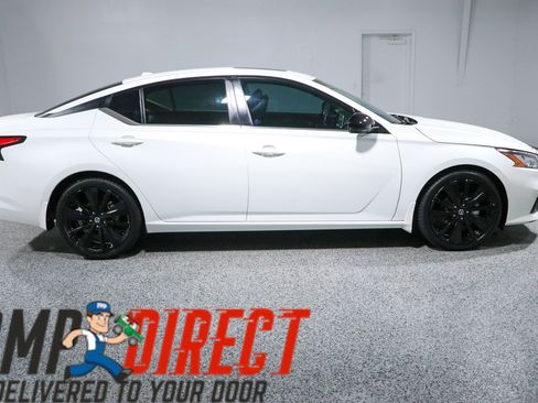 Used 2022 Nissan Altima 2.5 SR w/ Midnight Edition Package FWD image 6
