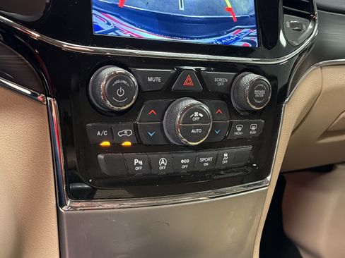 Used 2021 Jeep Grand Cherokee Limited RWD image 18