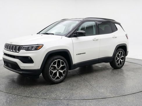 Used 2025 Jeep Compass Limited AWD/4WD image 3