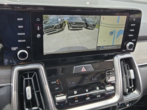 Certified 2022 Kia Sorento X-Line EX AWD/4WD image 26