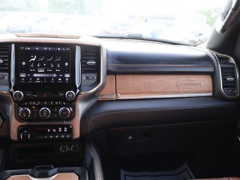 Used 2022 RAM 1500 Limited w/ Body Color Bumper Group AWD/4WD image 25