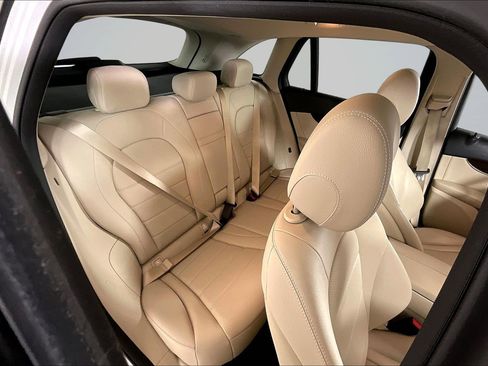 Used 2020 Mercedes-Benz GLC 300 image 27