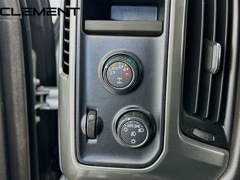 Used 2018 Chevrolet Silverado 1500 LTZ Z71 image 12