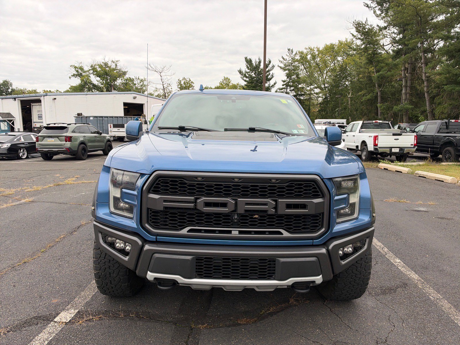 Used 2019 Ford F150 Raptor w/ Equipment Group 802A Luxury AWD/4WD image 2