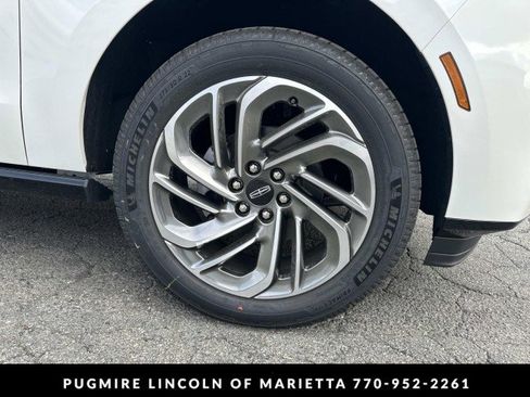 New 2026 Lincoln Navigator Reserve image 30