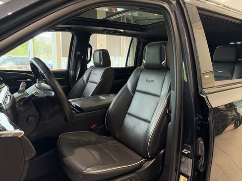 Used 2023 Cadillac Escalade ESV Sport AWD/4WD image 24