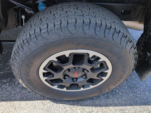 Used 2026 Toyota Tacoma TRD Off-Road AWD/4WD image 10