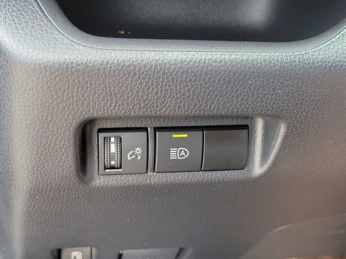 Used 2024 Toyota RAV4 AWD Hybrid image 30
