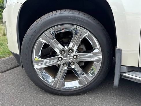 Used 2015 Cadillac Escalade Luxury AWD/4WD image 6