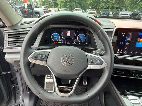 Used 2025 Volkswagen Atlas Peak Edition SE AWD/4WD image 27