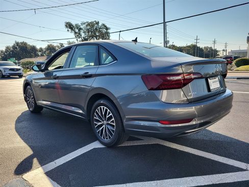 Used 2021 Volkswagen Jetta SE image 8