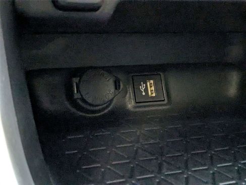 Used 2024 Toyota RAV4 LE AWD/4WD image 22