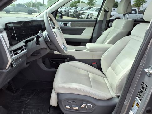 Used 2024 Hyundai Santa Fe Calligraphy FWD image 18