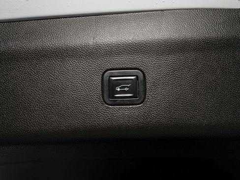 Used 2018 Buick Enclave Essence FWD image 6