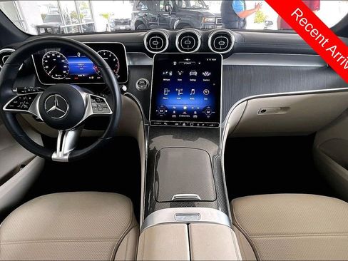 Used 2024 Mercedes-Benz GLC 300 image 7