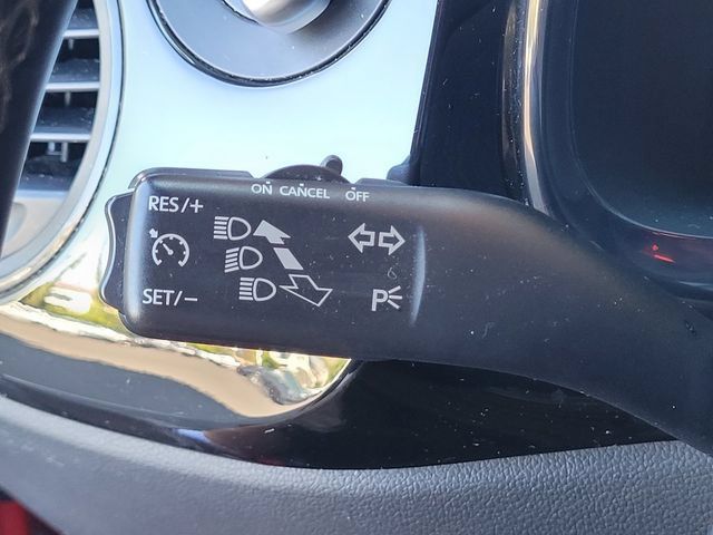 Used 2018 Volkswagen Beetle 2.0T S FWD image 32