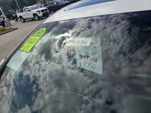 Used 2013 Hyundai Elantra Limited image 27