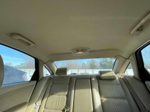 Used 2005 Ford Five Hundred Limited image 30