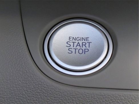 Used 2025 Hyundai Elantra SEL image 33