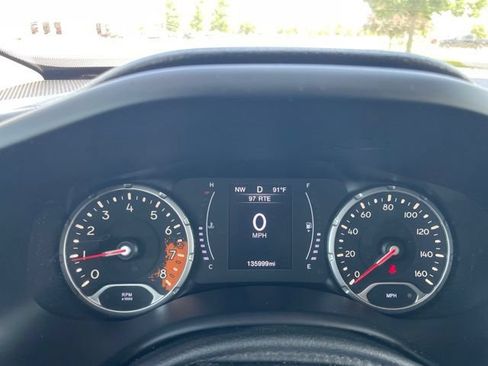 Used 2017 Jeep Renegade Latitude AWD/4WD image 13